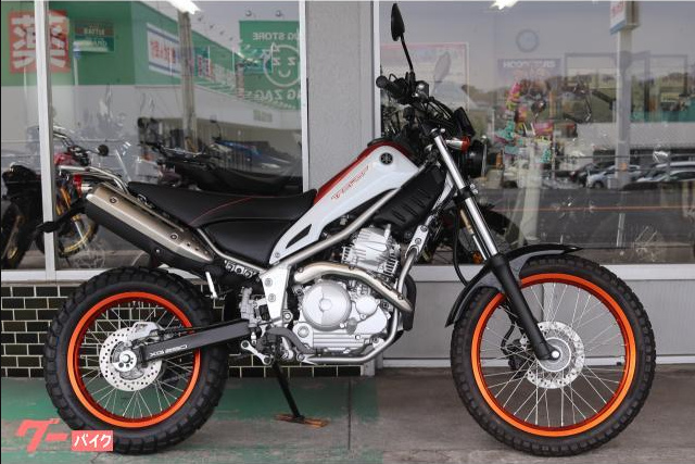 中古車　トリッカー